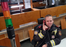 Dirk am Notrufannahmeplatz Leitstelle Dirk am Notrufannahmeplatz Leitstelle